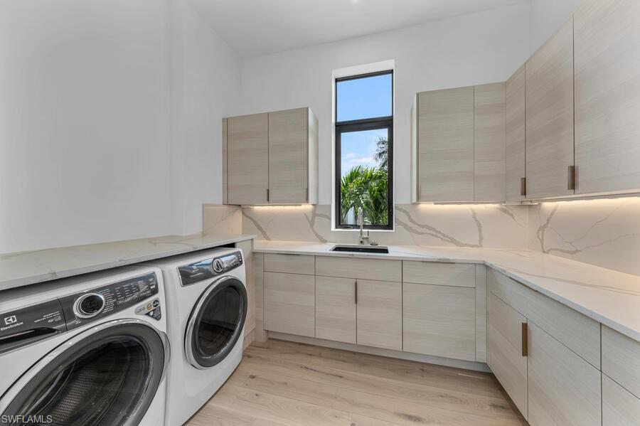 LAKE PARK - Residential