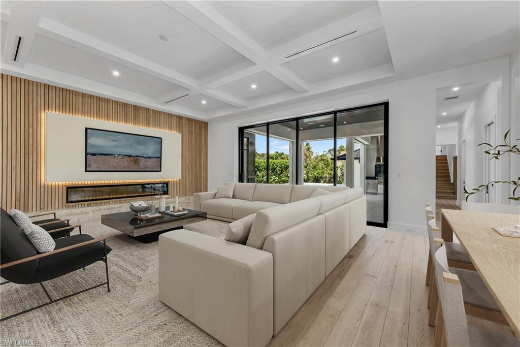 LAKE PARK - Residential