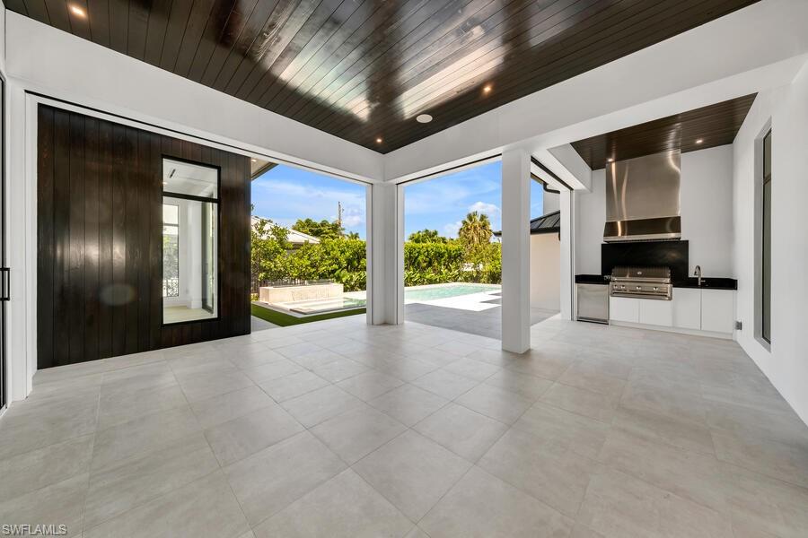 LAKE PARK - Residential