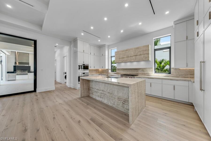 LAKE PARK - Residential