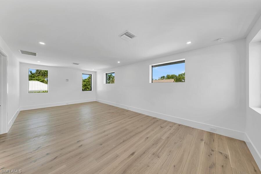 LAKE PARK - Residential