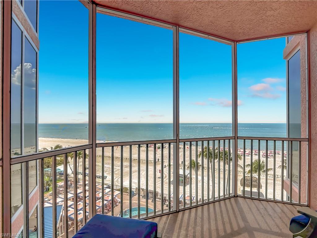 WHITE SAND VILLAS - Residential