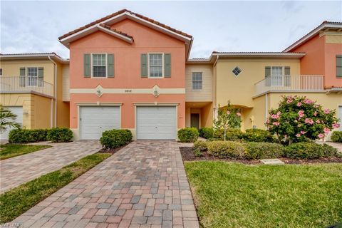 Townhouse in FORT MYERS FL 9808 Solera Cove Pointe Pt.jpg