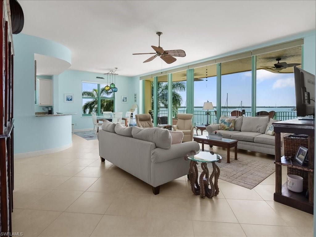 PIER 81 CONDOMINIUM - Residential