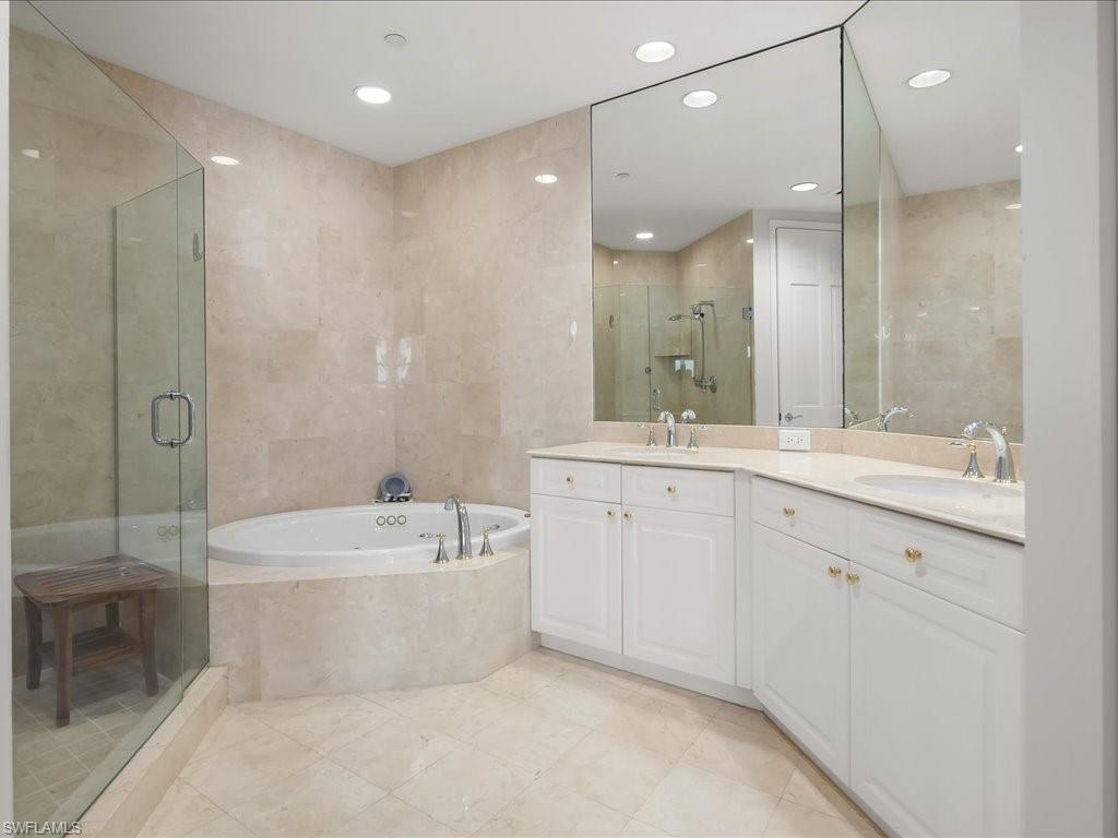 PIER 81 CONDOMINIUM - Residential