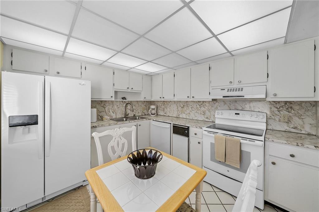 GLADES COUNTRY CLUB - Residential