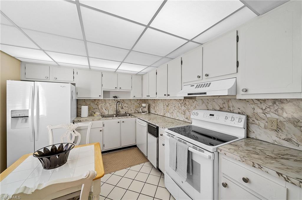 GLADES COUNTRY CLUB - Residential