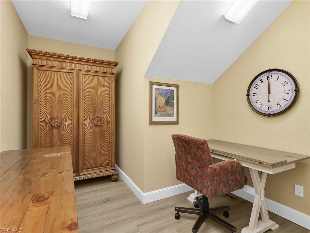 LANCASTER SQUARE - Residential