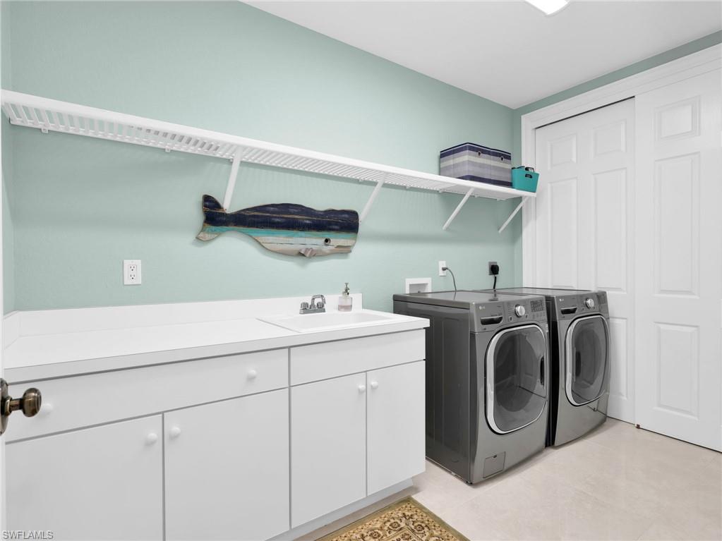 LANCASTER SQUARE - Residential