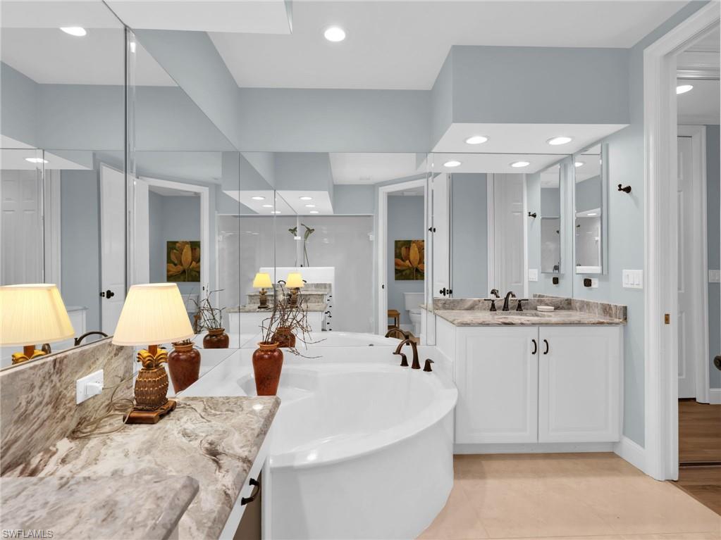 LANCASTER SQUARE - Residential