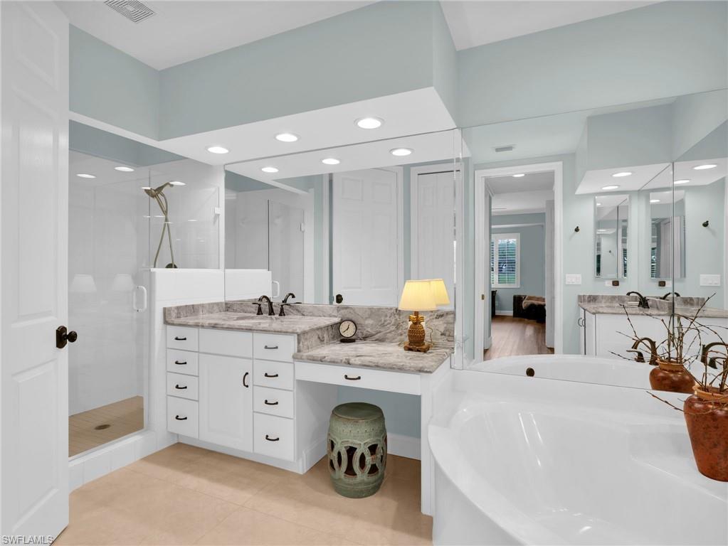 LANCASTER SQUARE - Residential