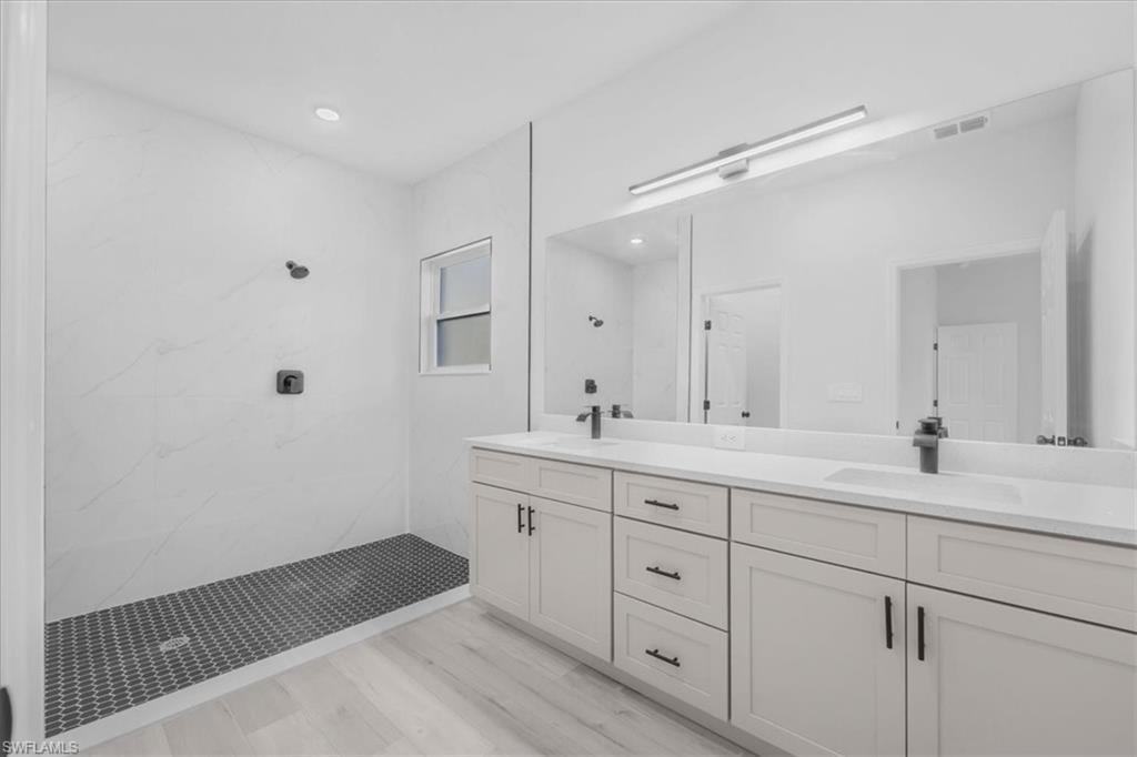 SUN N LAKES - Residential