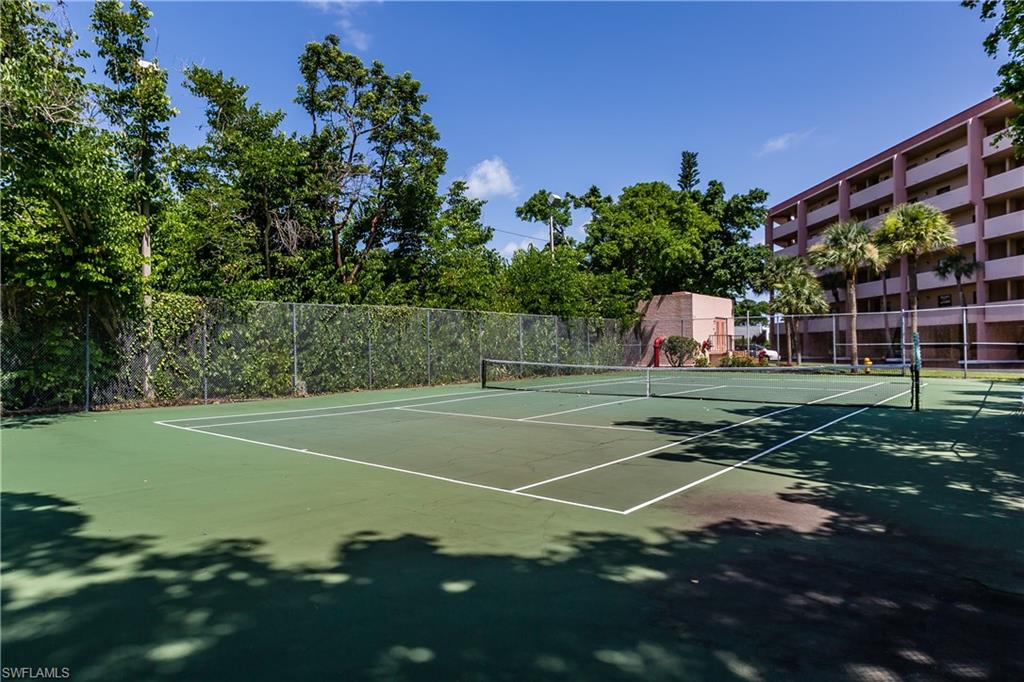 RIVERSIDE CLUB - Residential