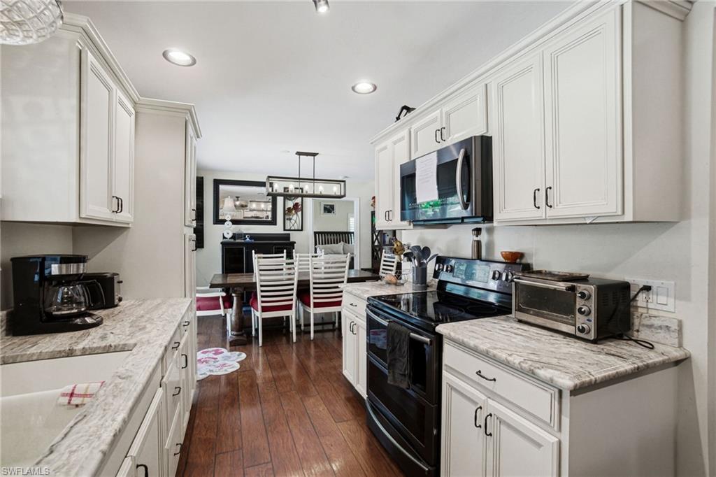 GOLDEN GATE ESTATES - Residential