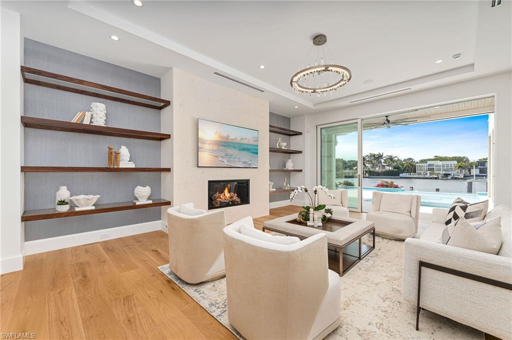 AQUALANE SHORES - Residential