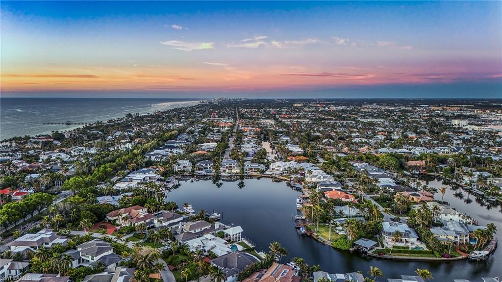 AQUALANE SHORES - Residential