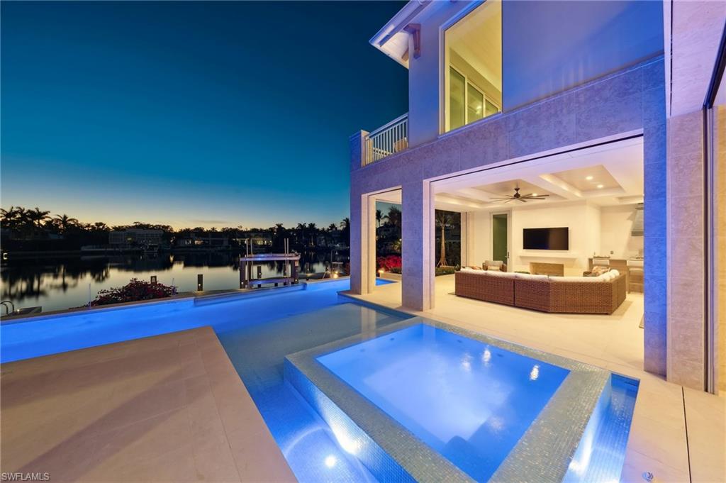 AQUALANE SHORES - Residential