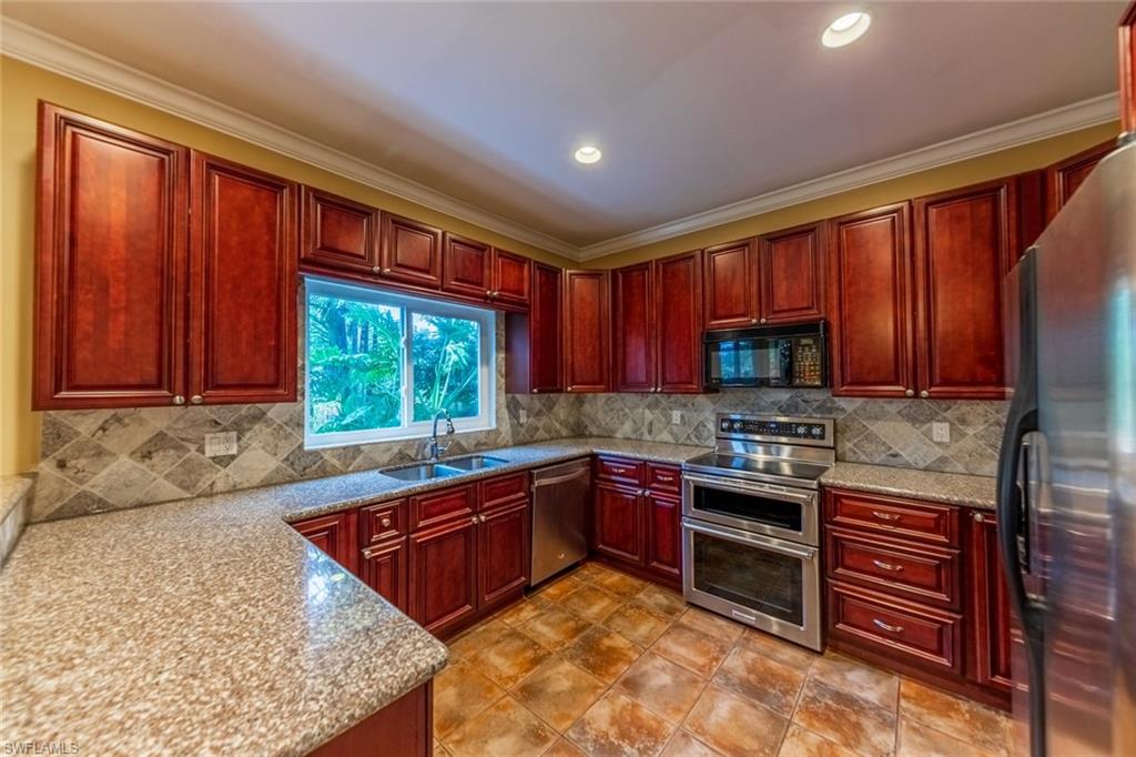 EAGLE POINTE - Residential