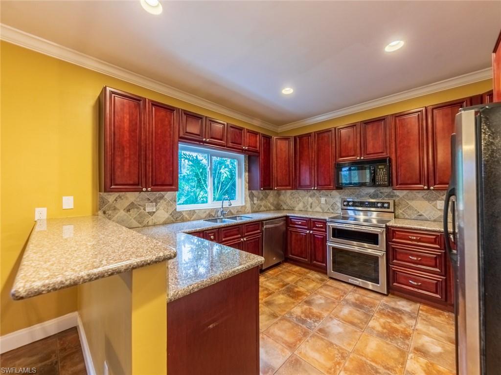 EAGLE POINTE - Residential