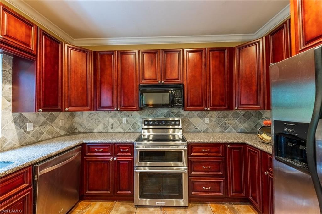 EAGLE POINTE - Residential