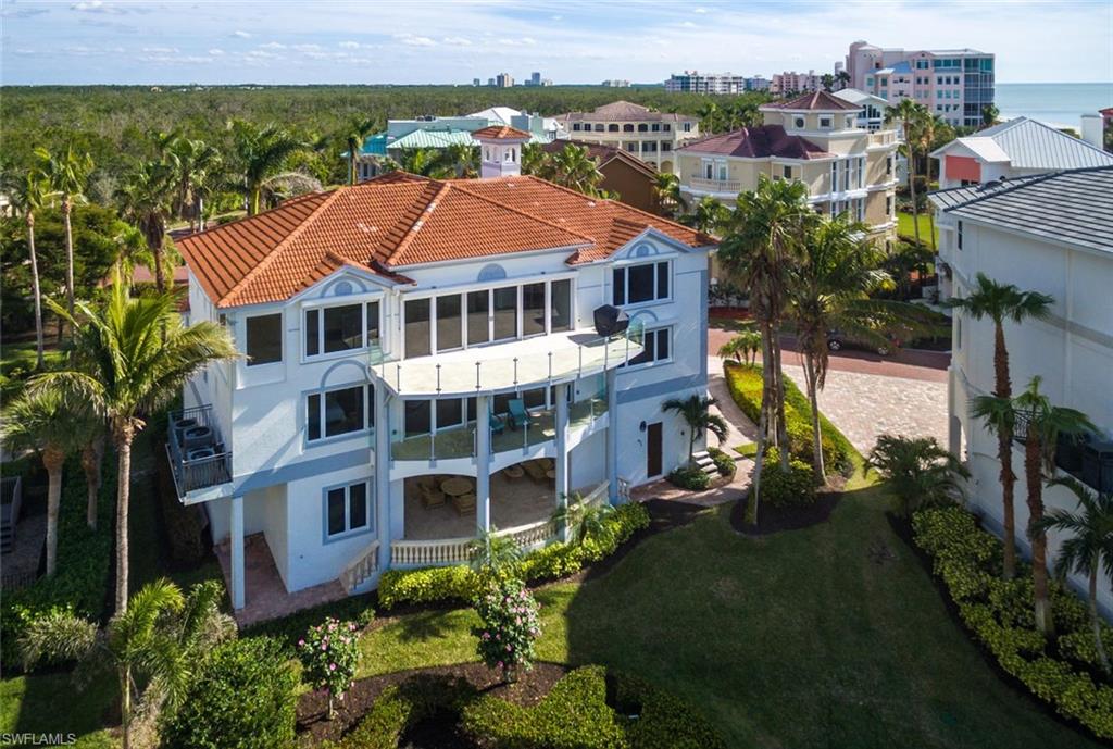 BAREFOOT BEACH - Residential