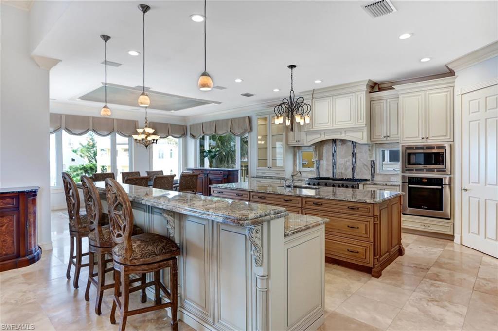 BAREFOOT BEACH - Residential