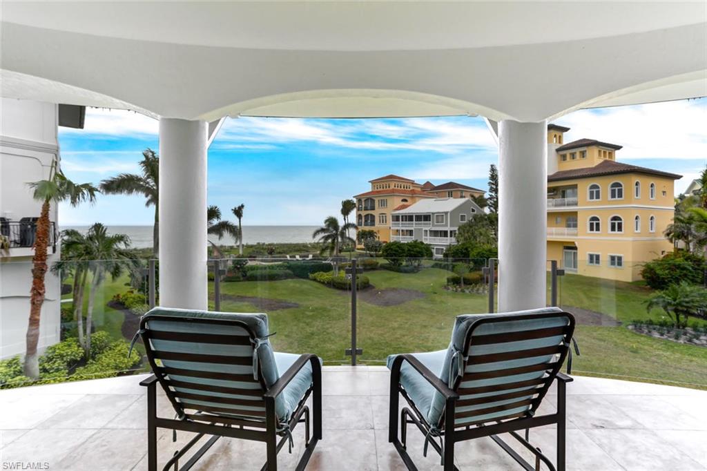 BAREFOOT BEACH - Residential