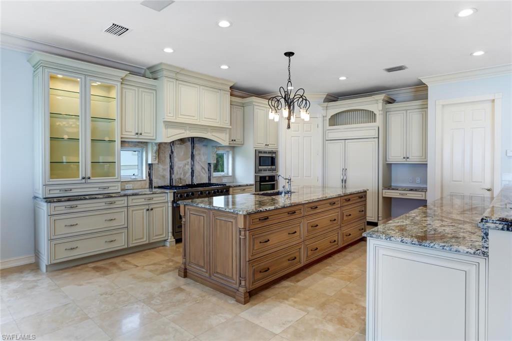 BAREFOOT BEACH - Residential