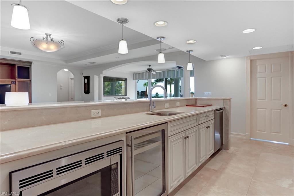 BAREFOOT BEACH - Residential