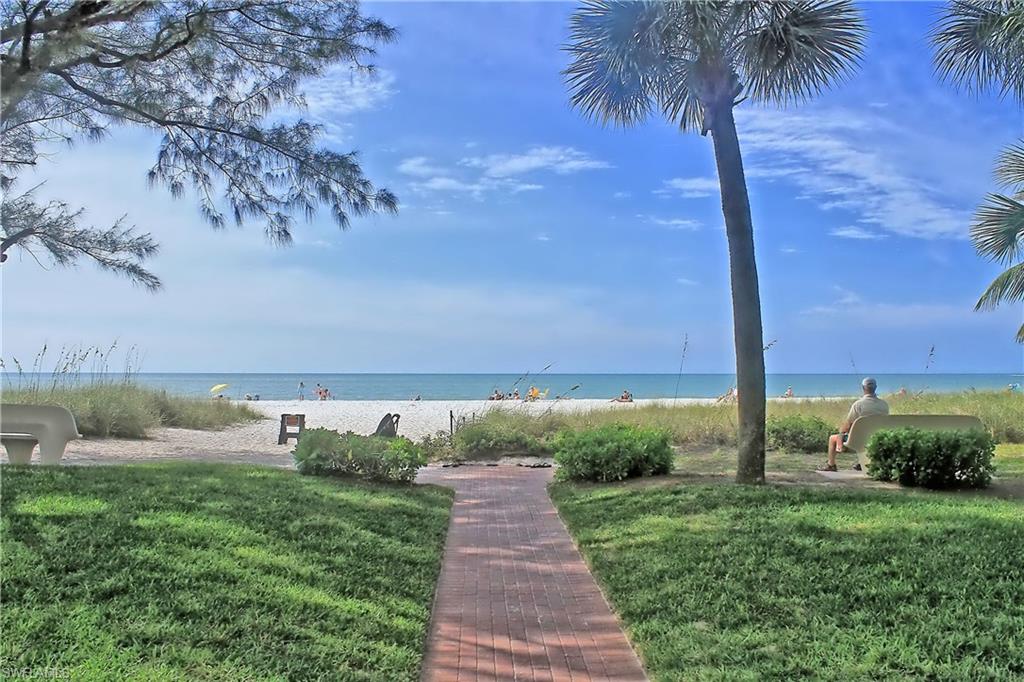 MOORINGS - Residential