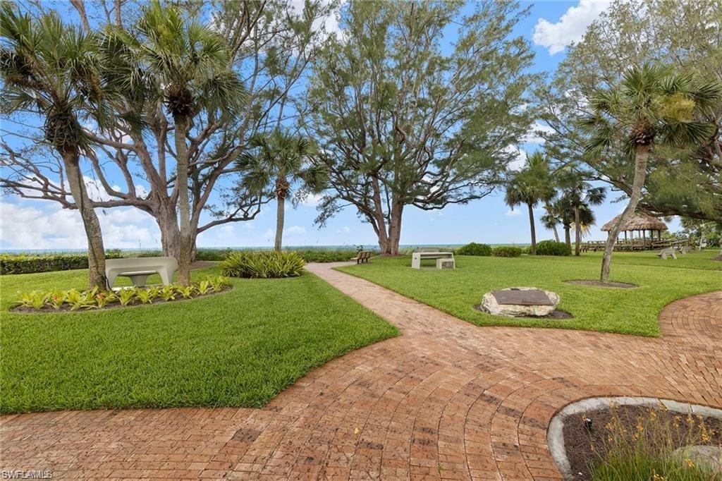 MOORINGS - Residential