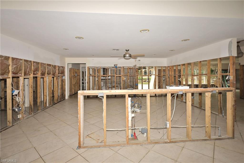 MOORINGS - Residential