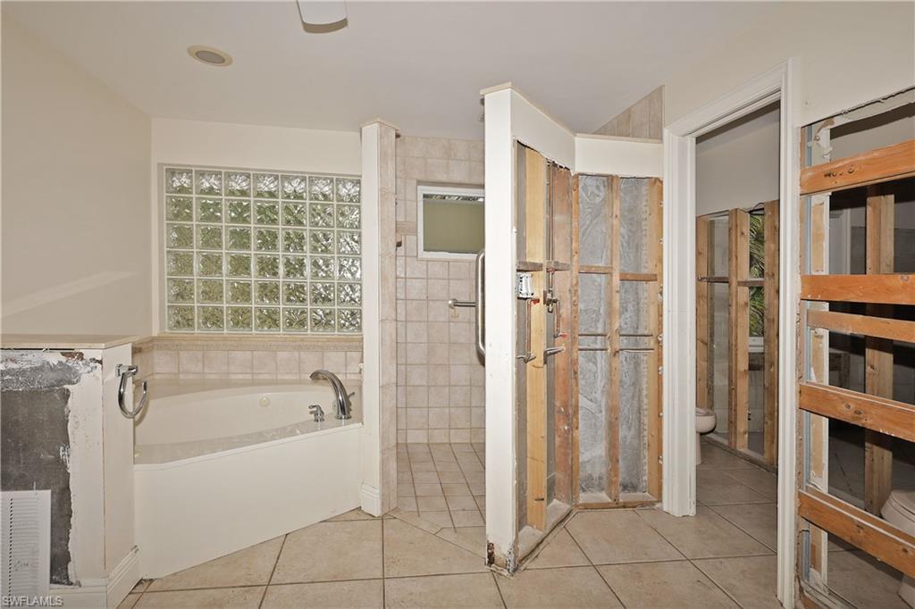 MOORINGS - Residential