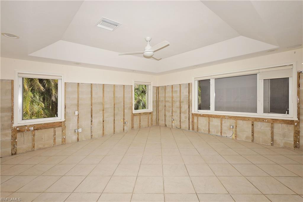 MOORINGS - Residential