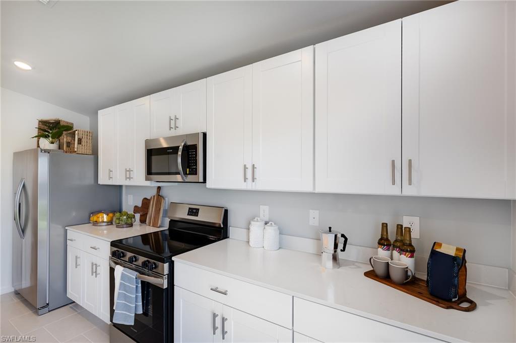 SAVANNA LAKES - Residential