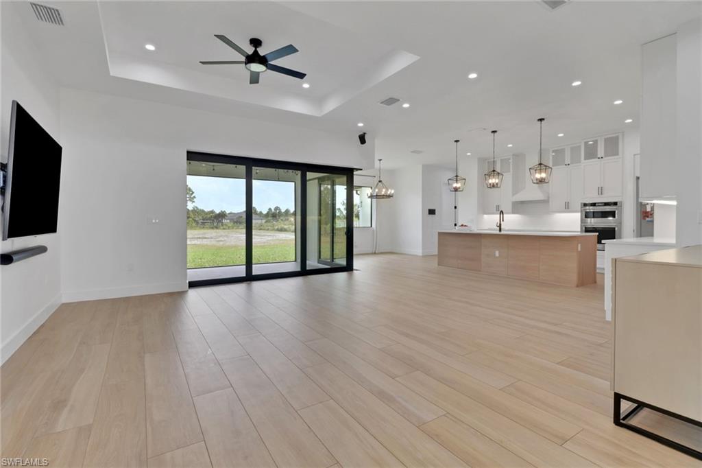 3748 Everglades Blvd NE