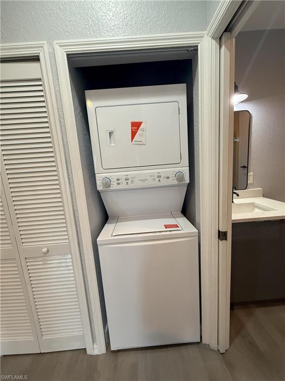 THE COVE AT SIX MILE - Residential Lease