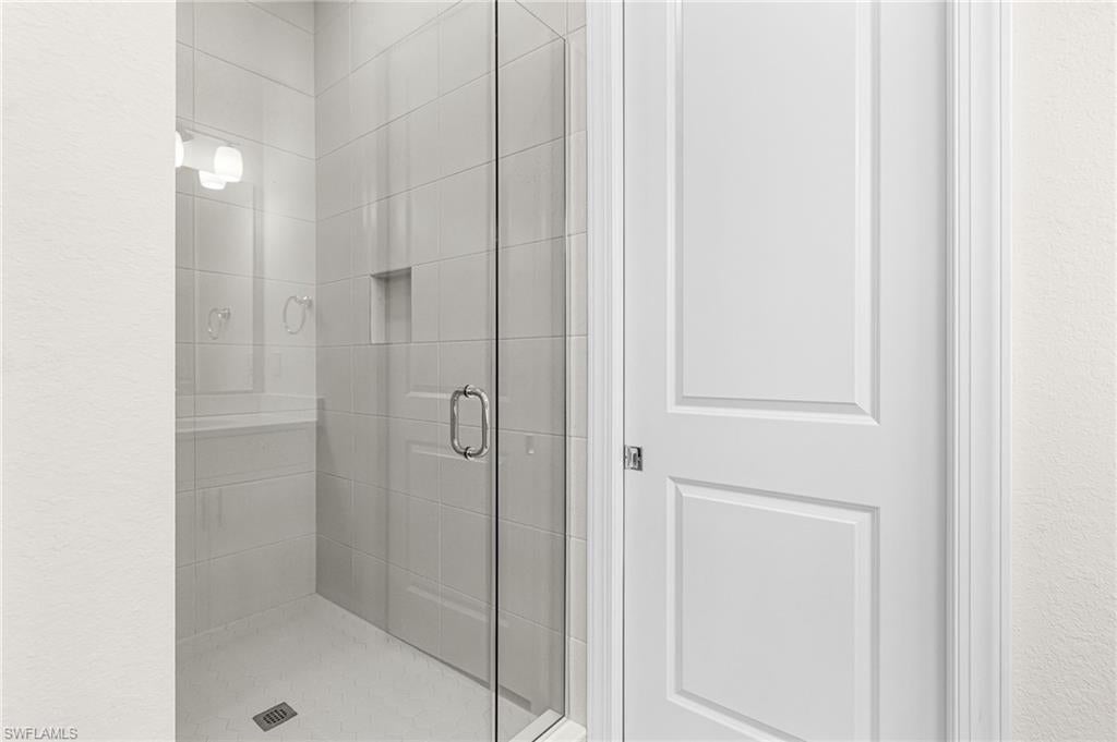 286 Indies DR E 202