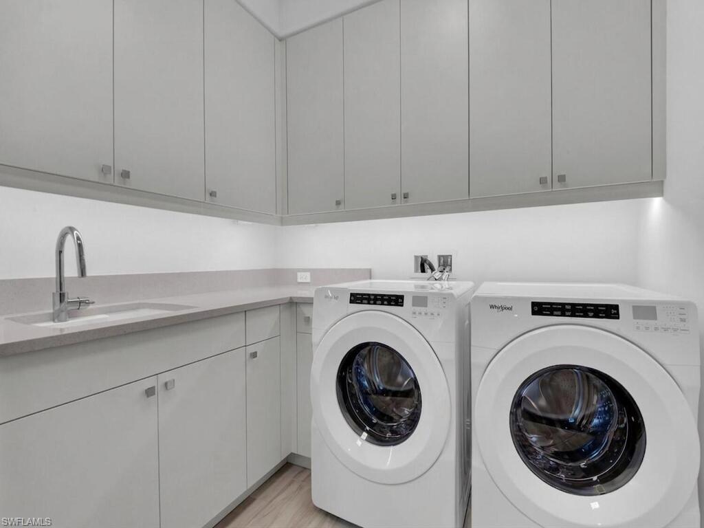 INFINITY AT THE COLONY - Residential