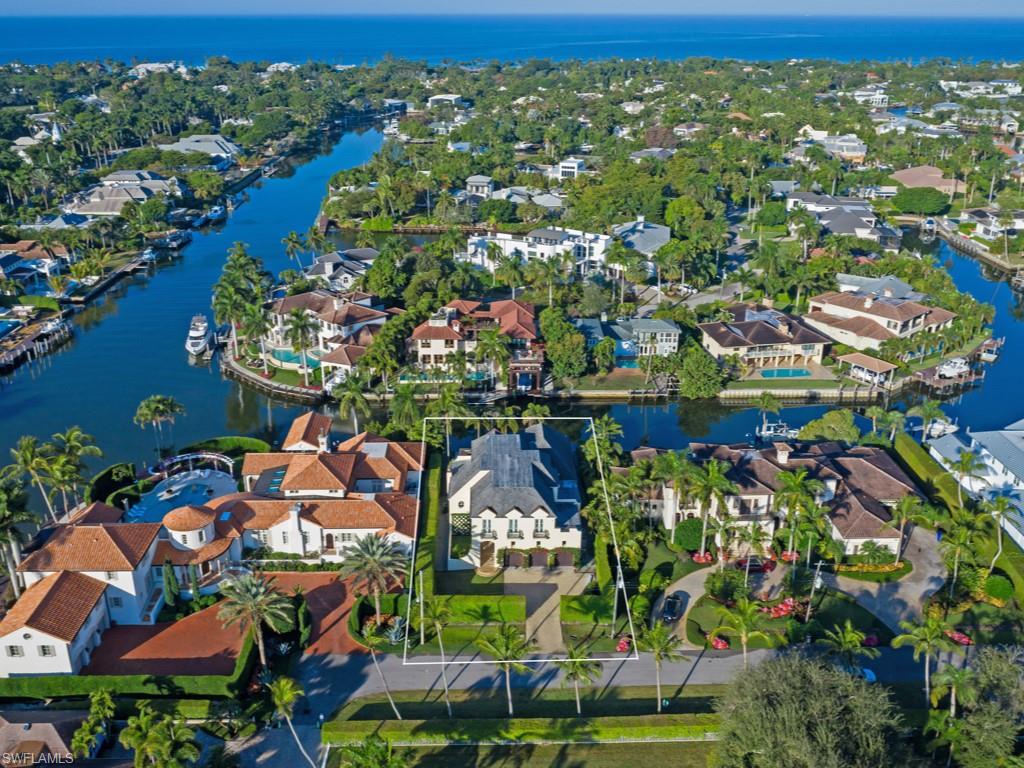 AQUALANE SHORES - Residential