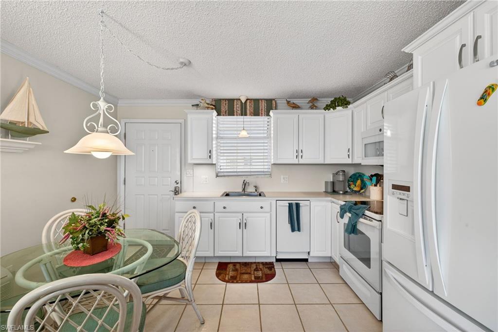 BEACH AND TENNIS CLUB - Residential