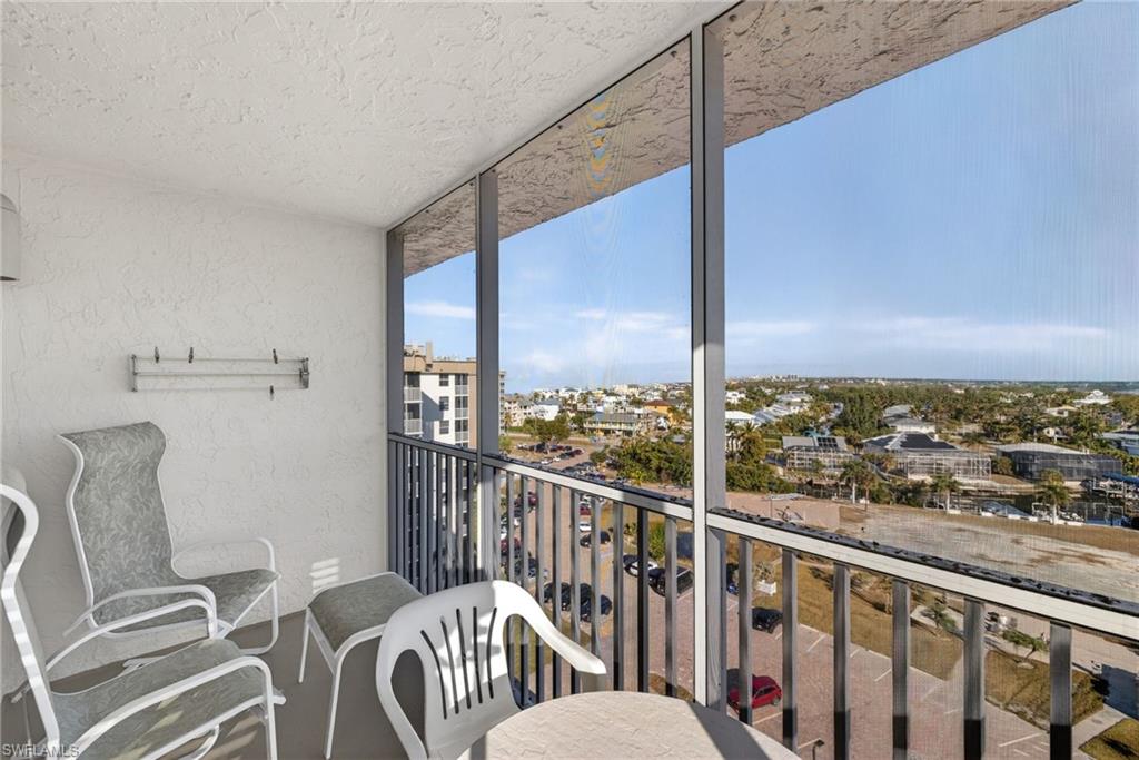 BEACH AND TENNIS CLUB - Residential