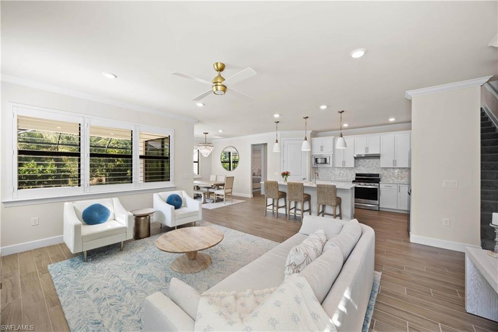 WINDING CYPRESS - Residential