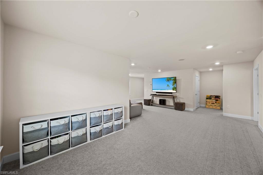 WINDING CYPRESS - Residential