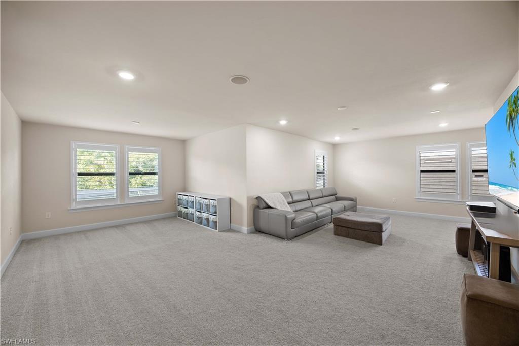 WINDING CYPRESS - Residential