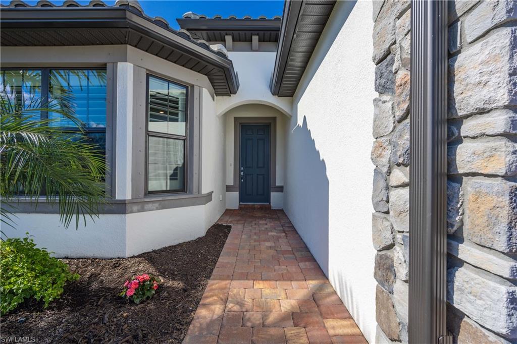 WINDING CYPRESS - Residential