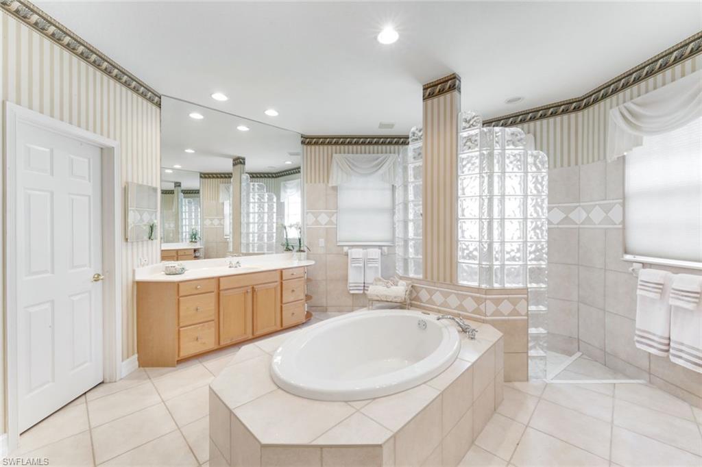 CAPE HARBOUR - Residential