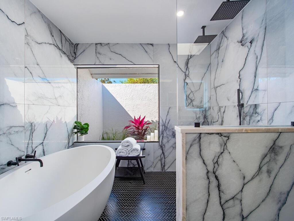 SPANISH WELLS - Residential