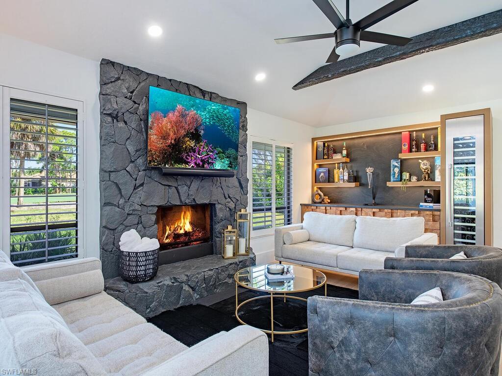 SPANISH WELLS - Residential