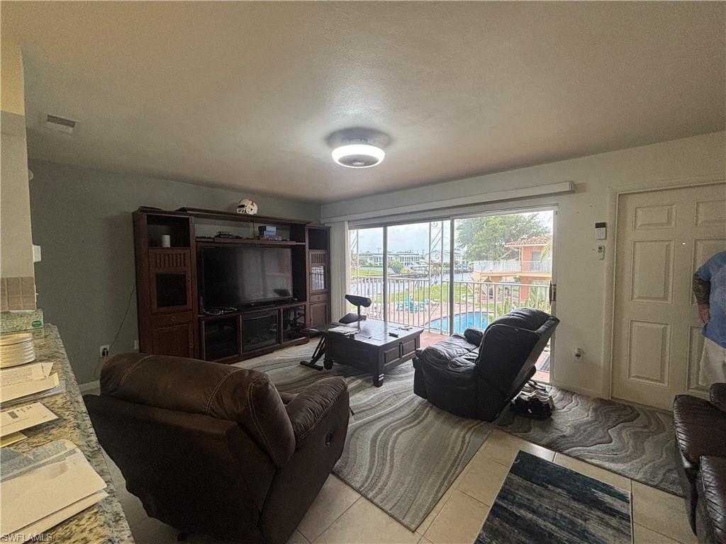 CORAL VILLAS CONDO - Residential